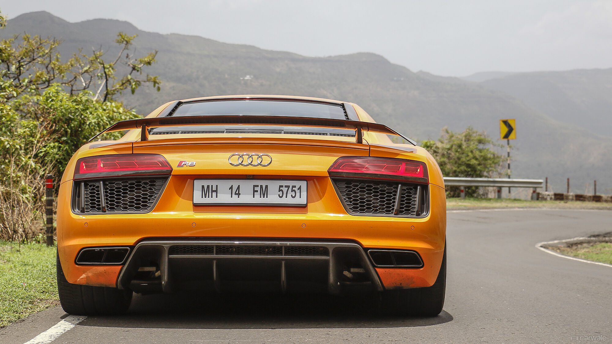 audir8rearview-min